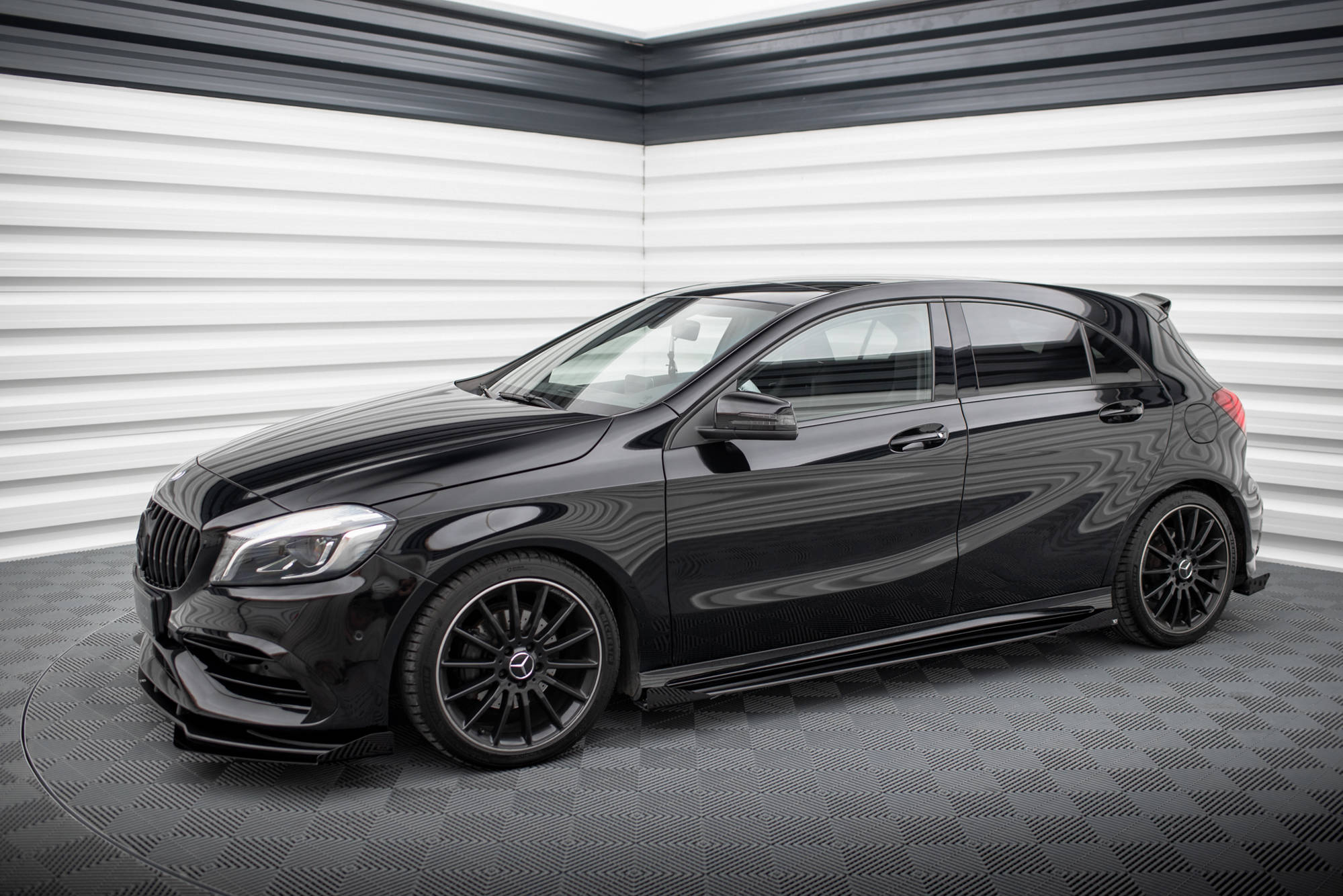 Flapsy Boczne Mercedes Benz A Amg Line W Facelift Nasza Oferta