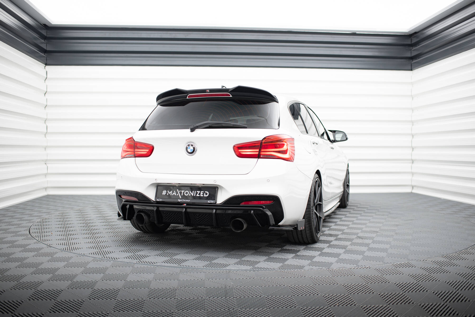 Splittery Tylne Boczne V 5 Flaps BMW 1 M Pack M140i F20 Facelift