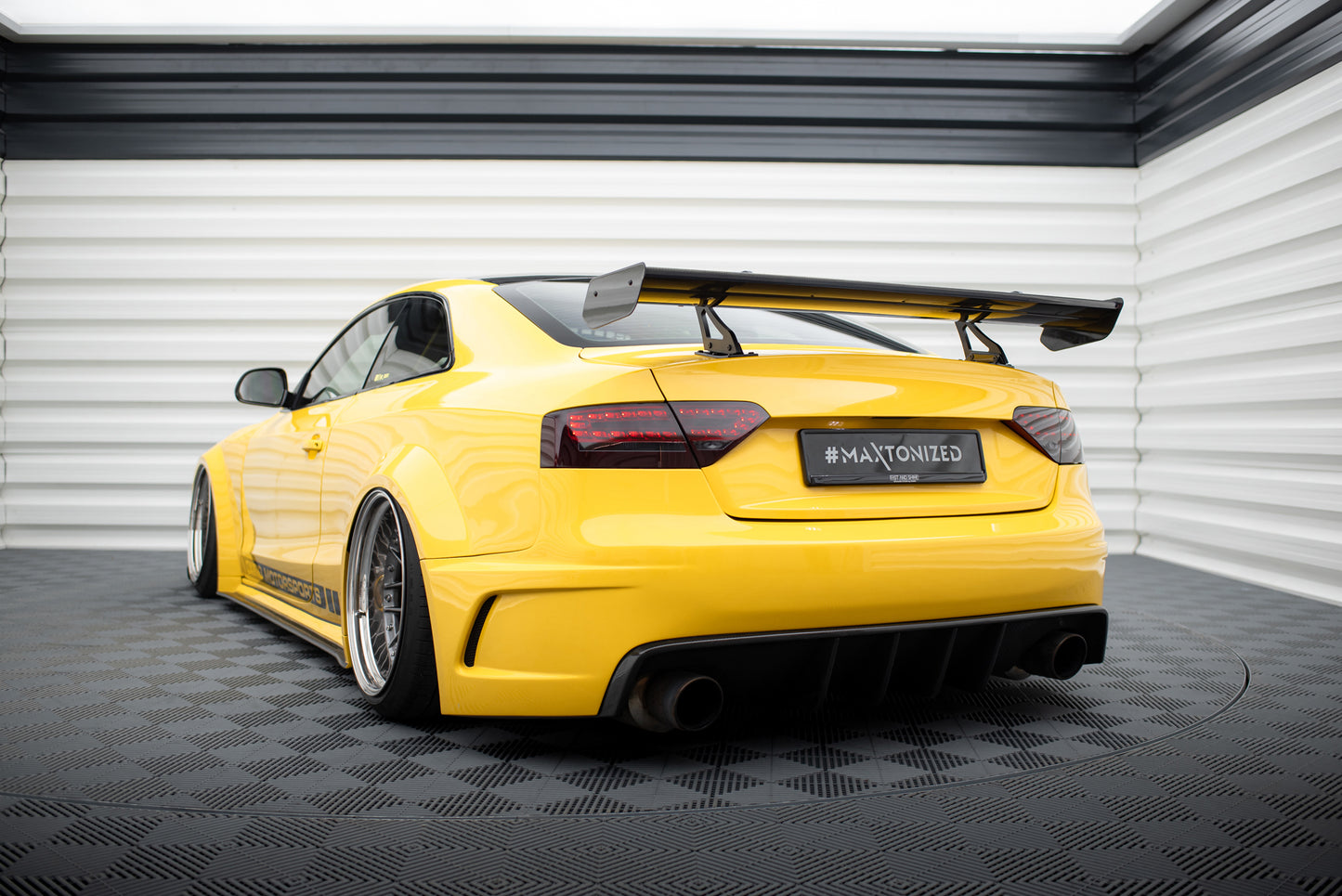 Karbonowy Spoiler Z Górnymi Mocowaniami pasujący do Audi A5 Coupe 8T