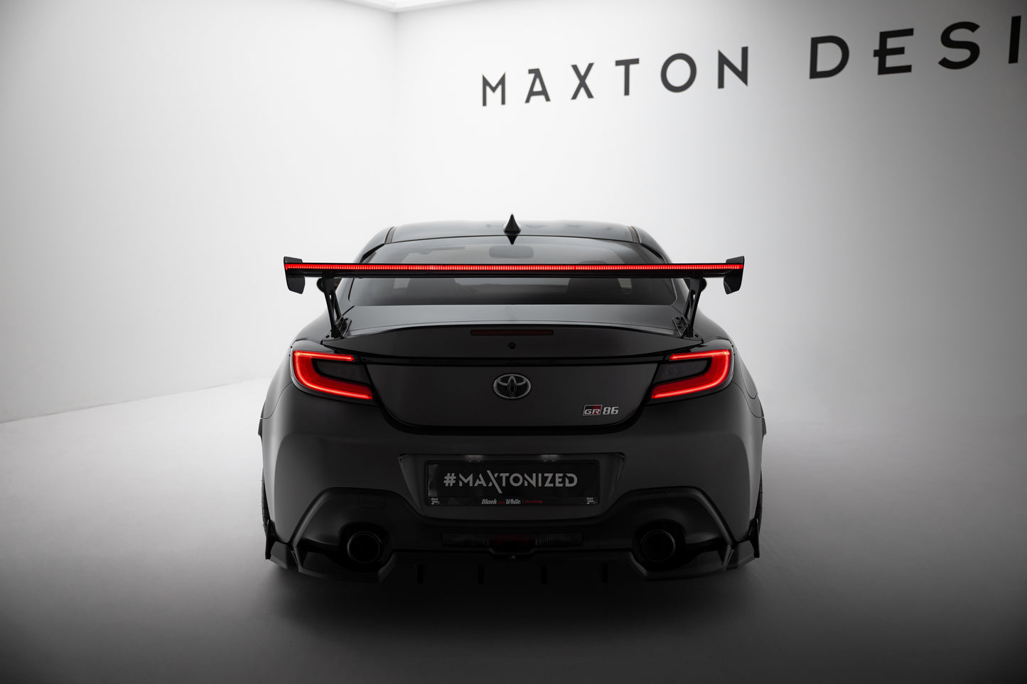 Karbonowy Spoiler Z Zewnętrznymi Wspornikami pasujący do Toyota GR86 / Subaru BRZ Mk2