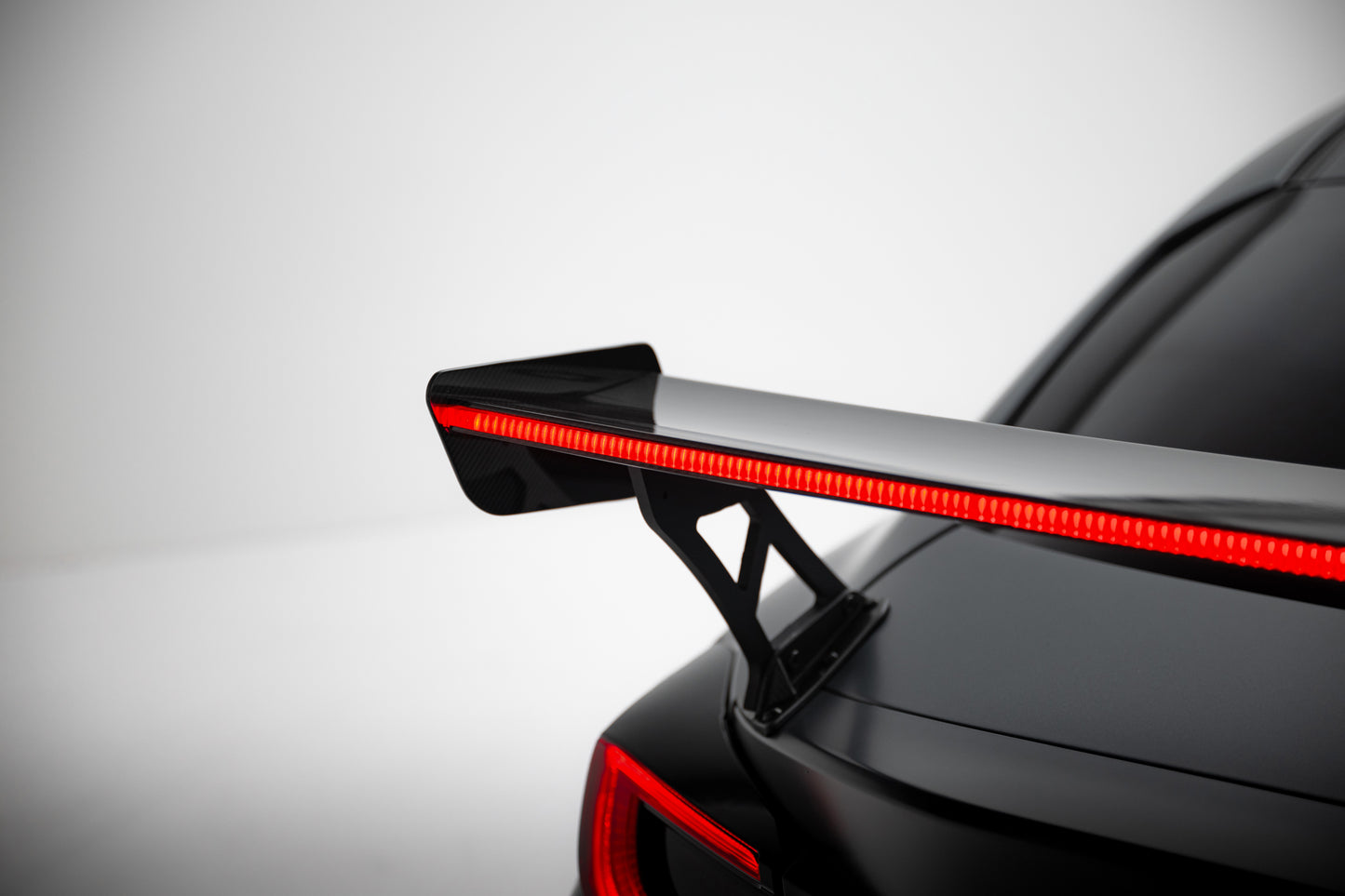 Karbonowy Spoiler Z Zewnętrznymi Wspornikami pasujący do Toyota GR86 / Subaru BRZ Mk2
