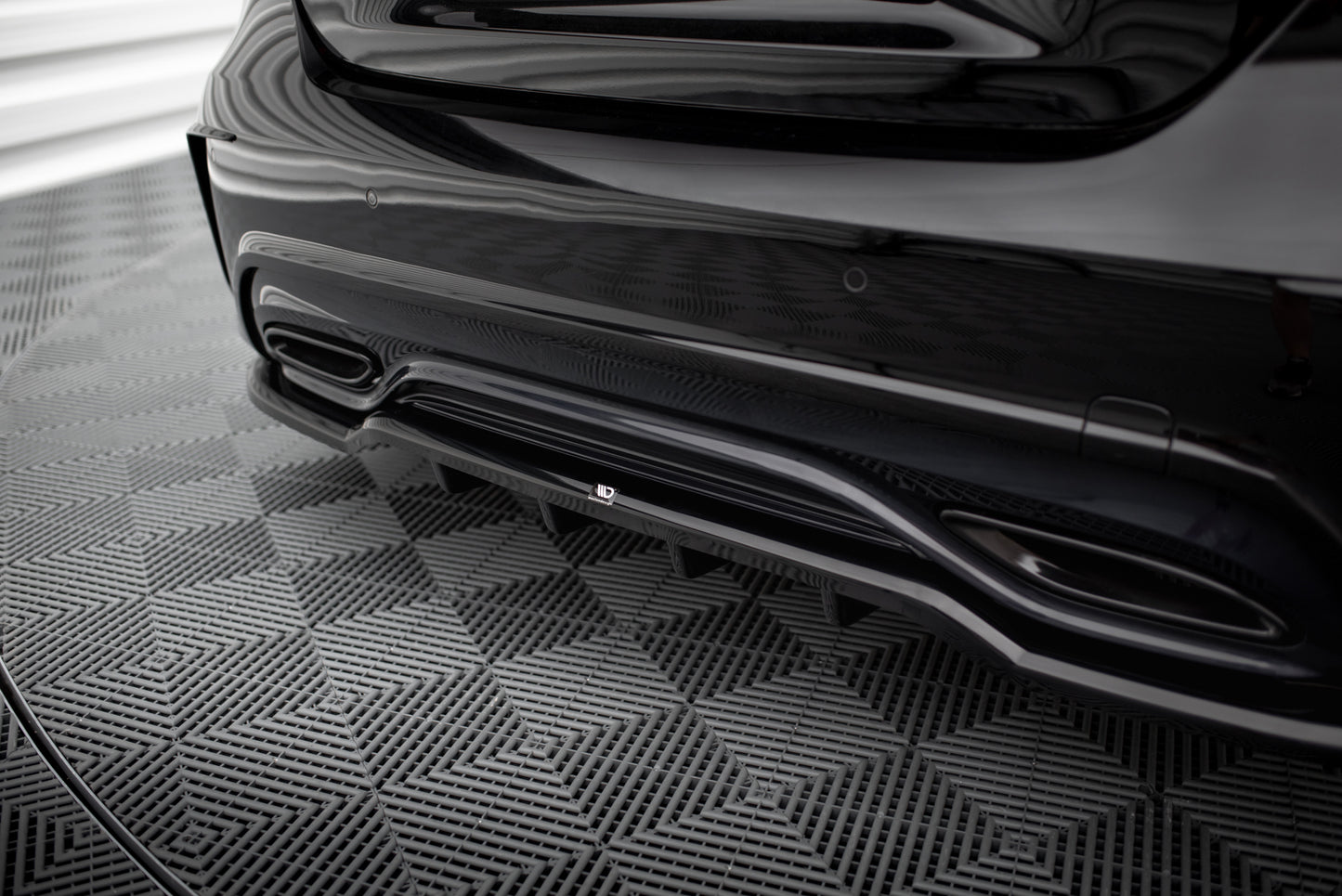 Arriere Splitter (Avec Une Barre Verticale) Mercedes-Benz A AMG-Line W176 Facelift