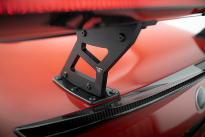 Karbonowy Spoiler Z Wewnętrznymi Wspornikami + LED pasujący do BMW M2 G87