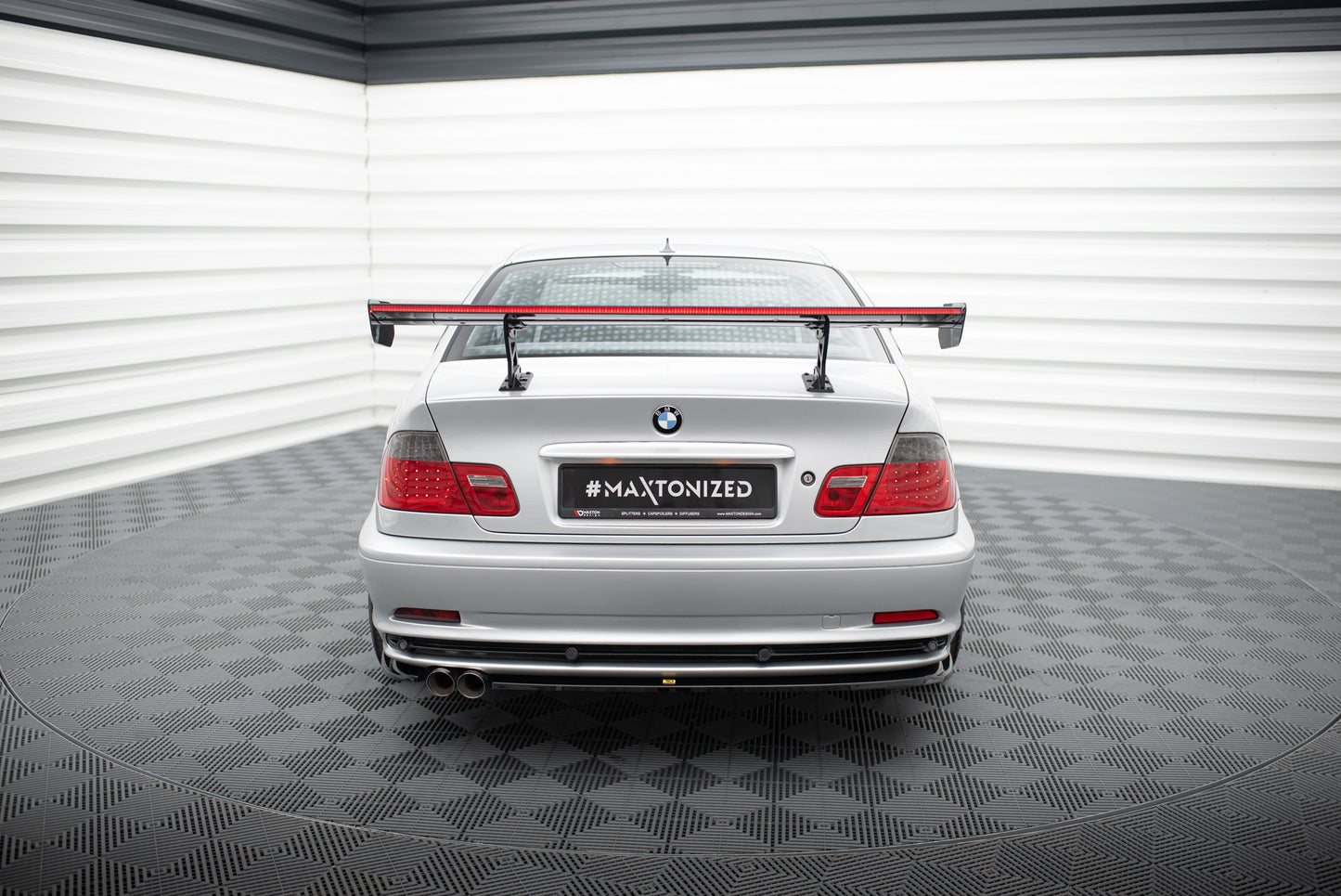Karbonowy Spoiler Z Wewnętrznymi Wspornikami + LED BMW 3 Coupe E46