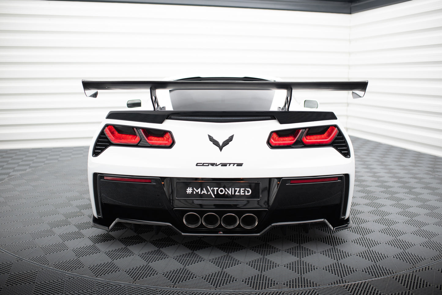 Carbon Spoiler With Internal Brackets Uprights suitable for Chevrolet Corvette Stingray / Grand Sport C7