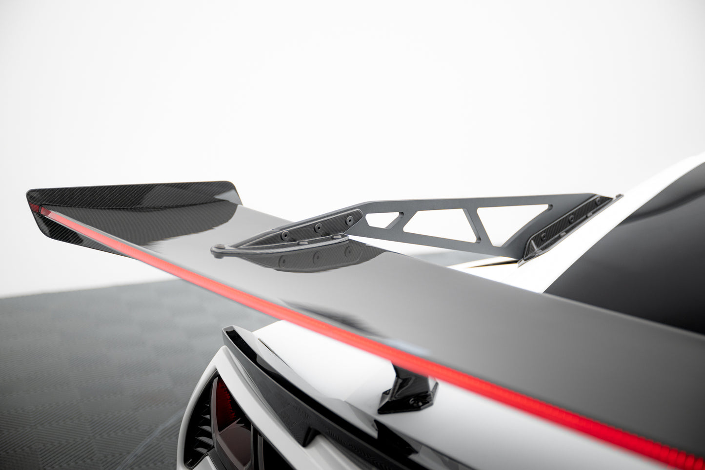 Carbon Spoiler With Upper Swan Mounting + LED suitable for Chevrolet Corvette Stingray / Grand Sport C7