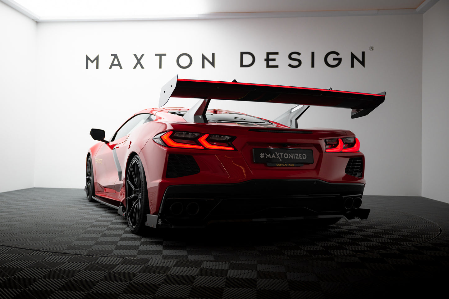 Karbonowy Spoiler + LED pasujący do Chevrolet Corvette C8