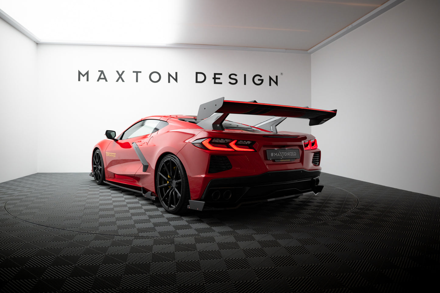 Karbonowy Spoiler + LED pasujący do Chevrolet Corvette C8