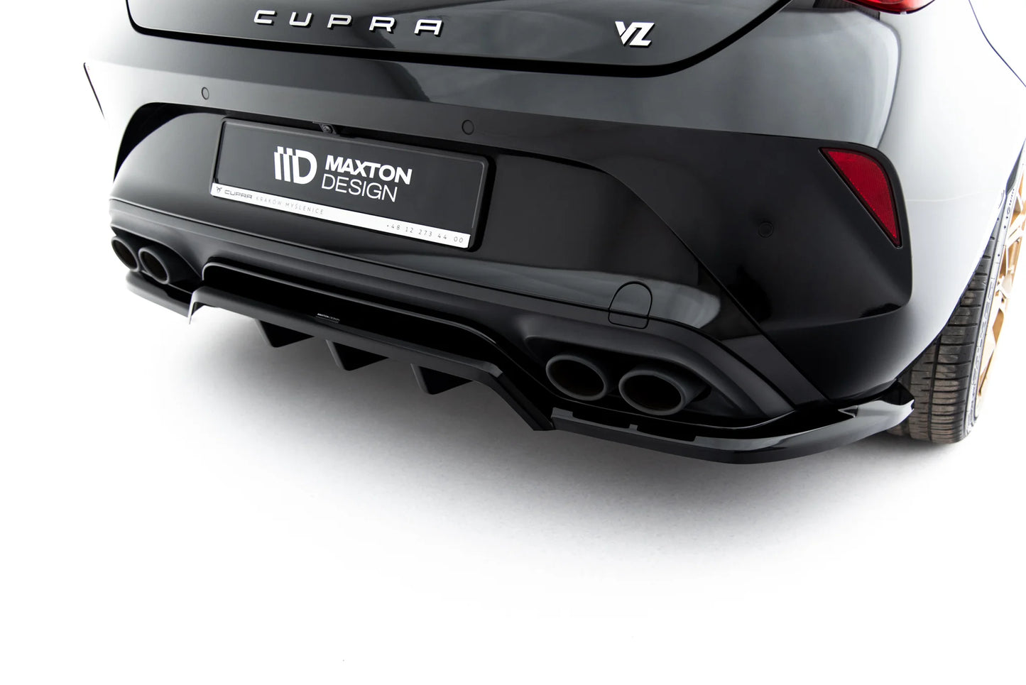 Hinten Splitter (mit einem vertikalem balken) V.2 Cupra Leon Hatchback Mk1 Facelift