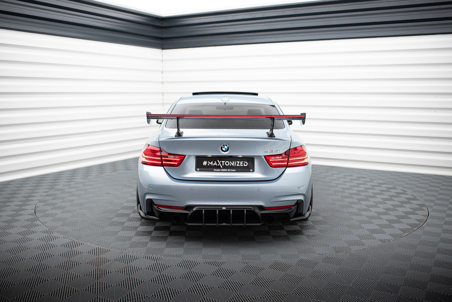 Karbonowy Spoiler Z Wewnętrznymi Wspornikami + LED pasujący do BMW 4 F32 / 4 F32 M-Pack Coupe
