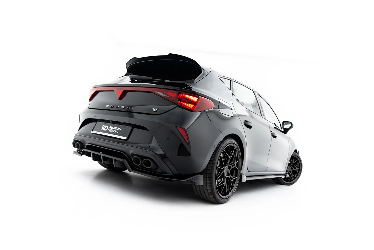 Hinten Splitter (mit einem vertikalem balken) V.1 Cupra Leon Hatchback Mk1 Facelift