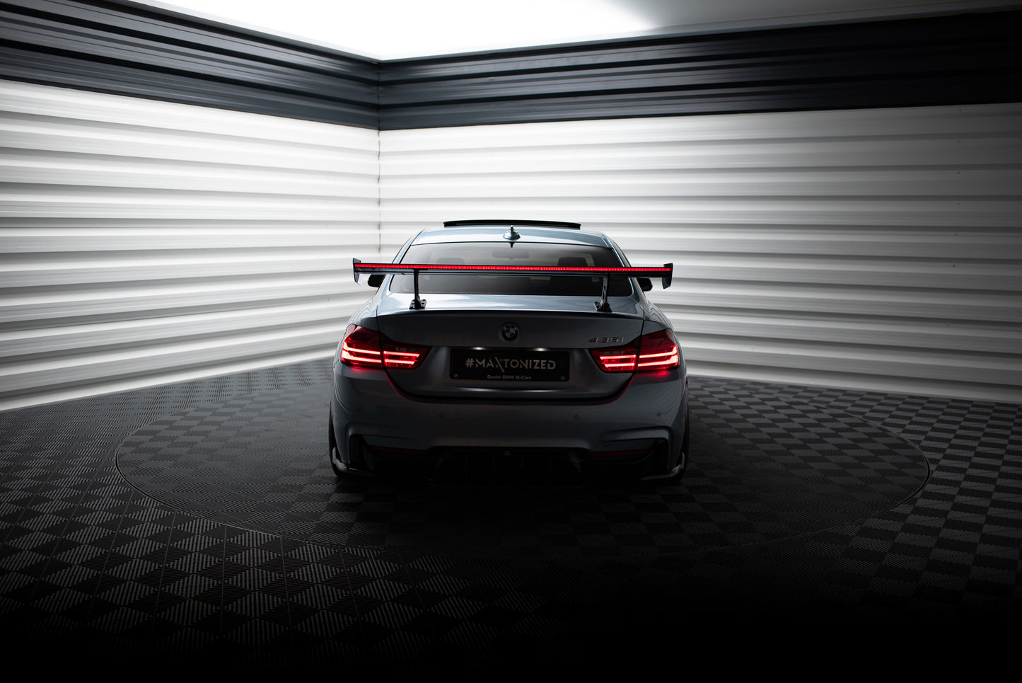 Karbonowy Spoiler Z Wewnętrznymi Wspornikami + LED pasujący do BMW 4 F32 / 4 F32 M-Pack Coupe