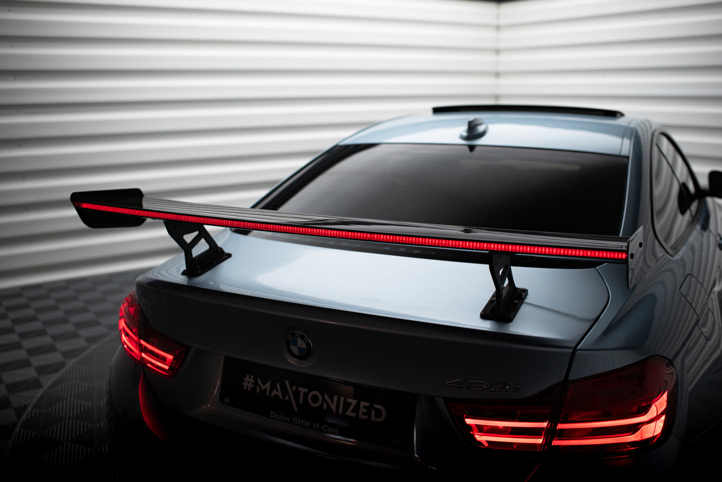 Karbonowy Spoiler Z Wewnętrznymi Wspornikami + LED pasujący do BMW 4 F32 / 4 F32 M-Pack Coupe