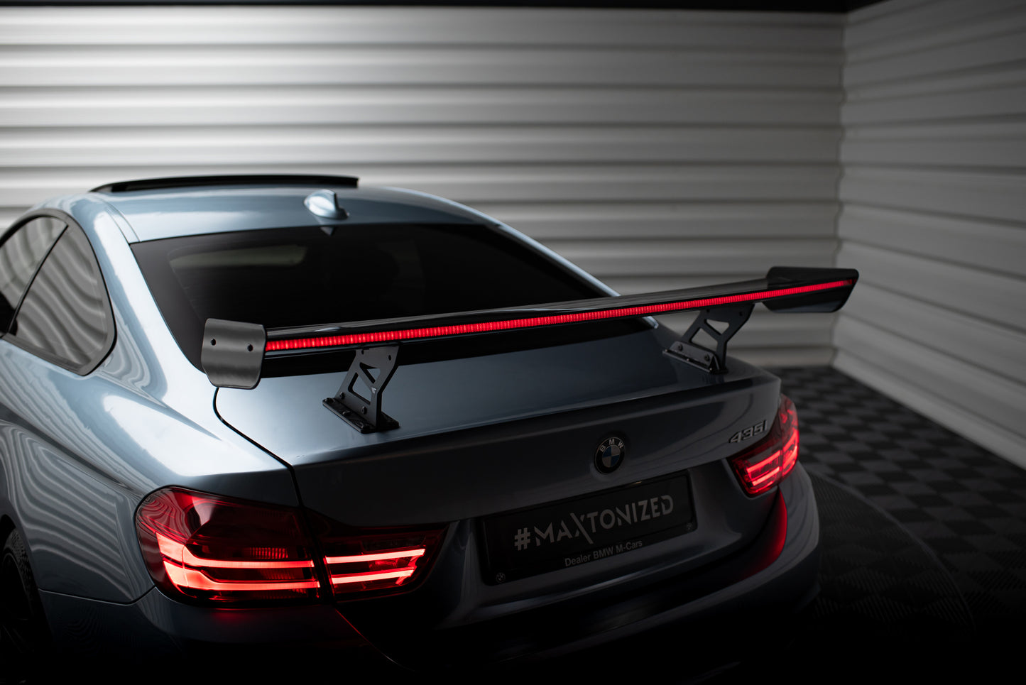 Karbonowy Spoiler Z Wewnętrznymi Wspornikami + LED pasujący do BMW 4 F32 / 4 F32 M-Pack Coupe