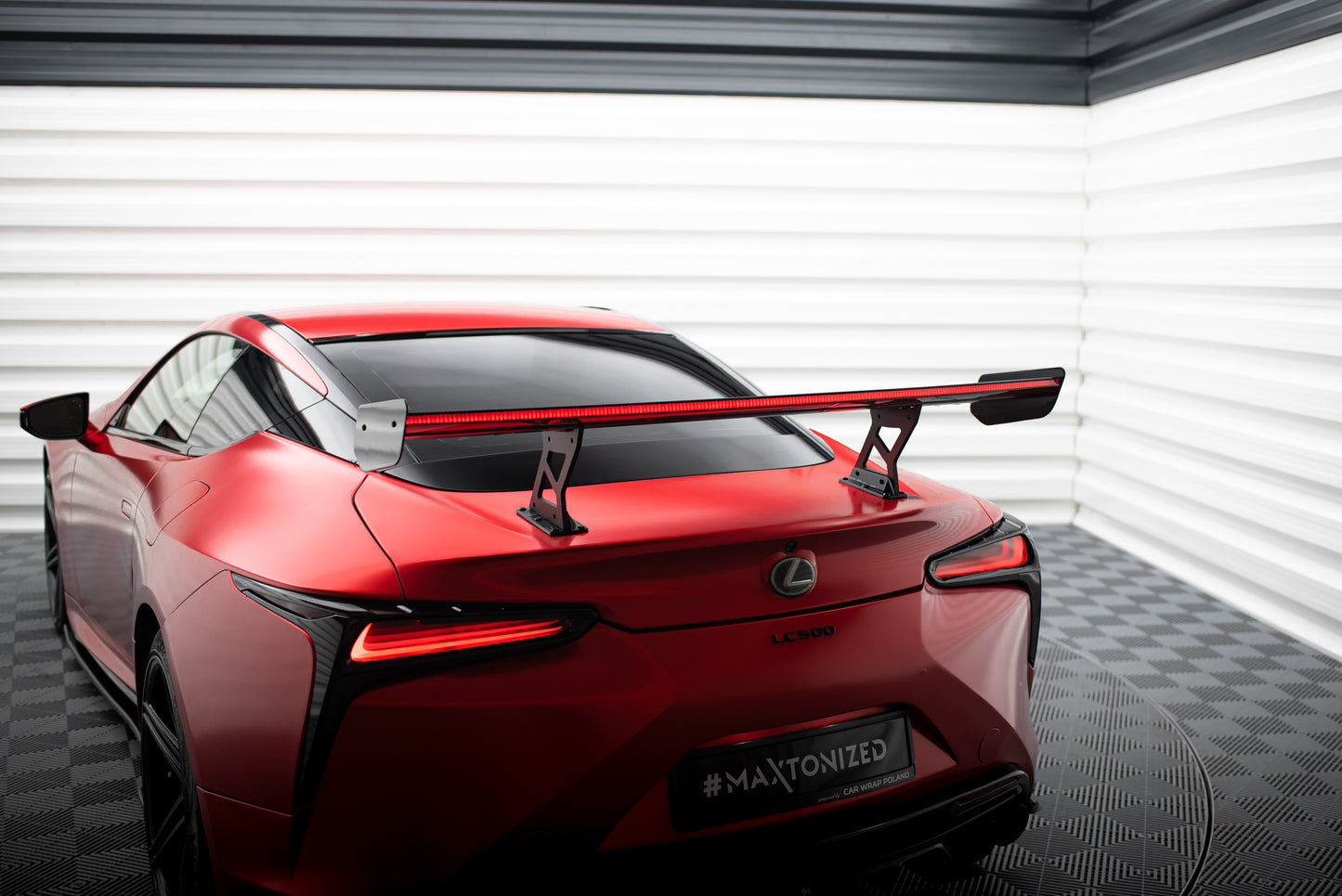 Karbonowy Spoiler + LED pasujący do Lexus LC