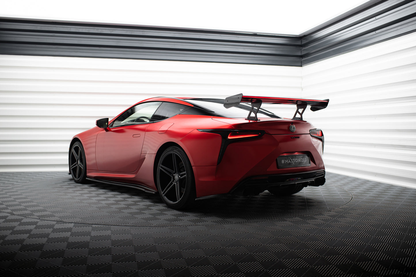 Karbonowy Spoiler + LED pasujący do Lexus LC
