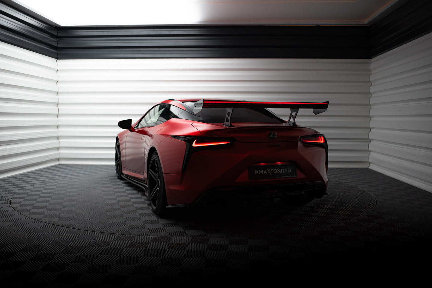 Karbonowy Spoiler + LED pasujący do Lexus LC