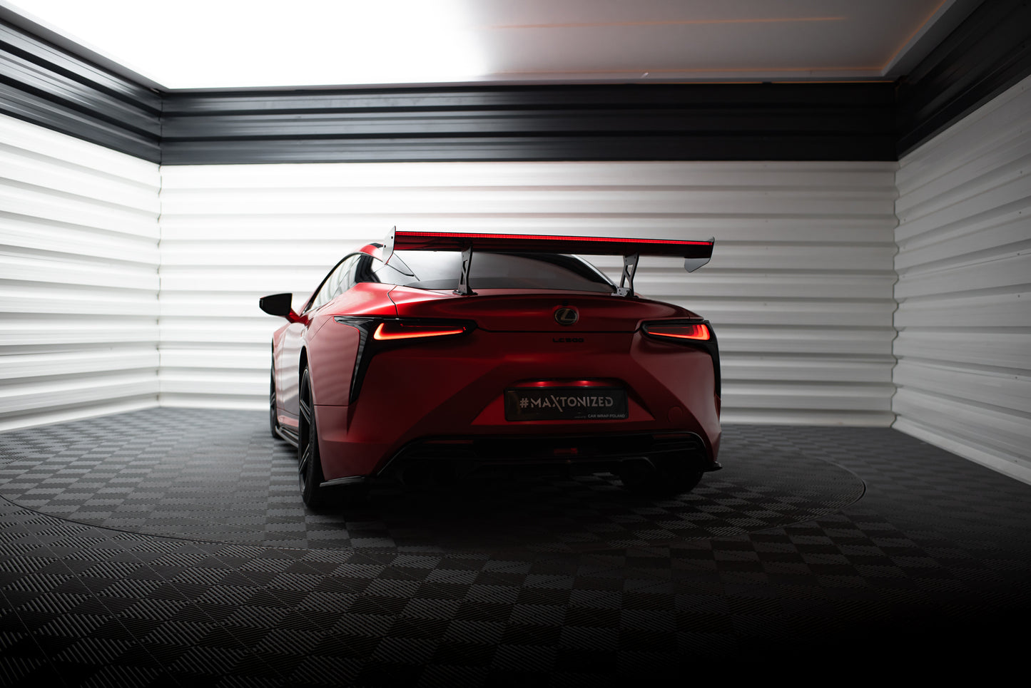 Karbonowy Spoiler + LED pasujący do Lexus LC