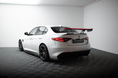 Karbonowy Spoiler + LED pasujący do Alfa Romeo Giulia Quadrifoglio