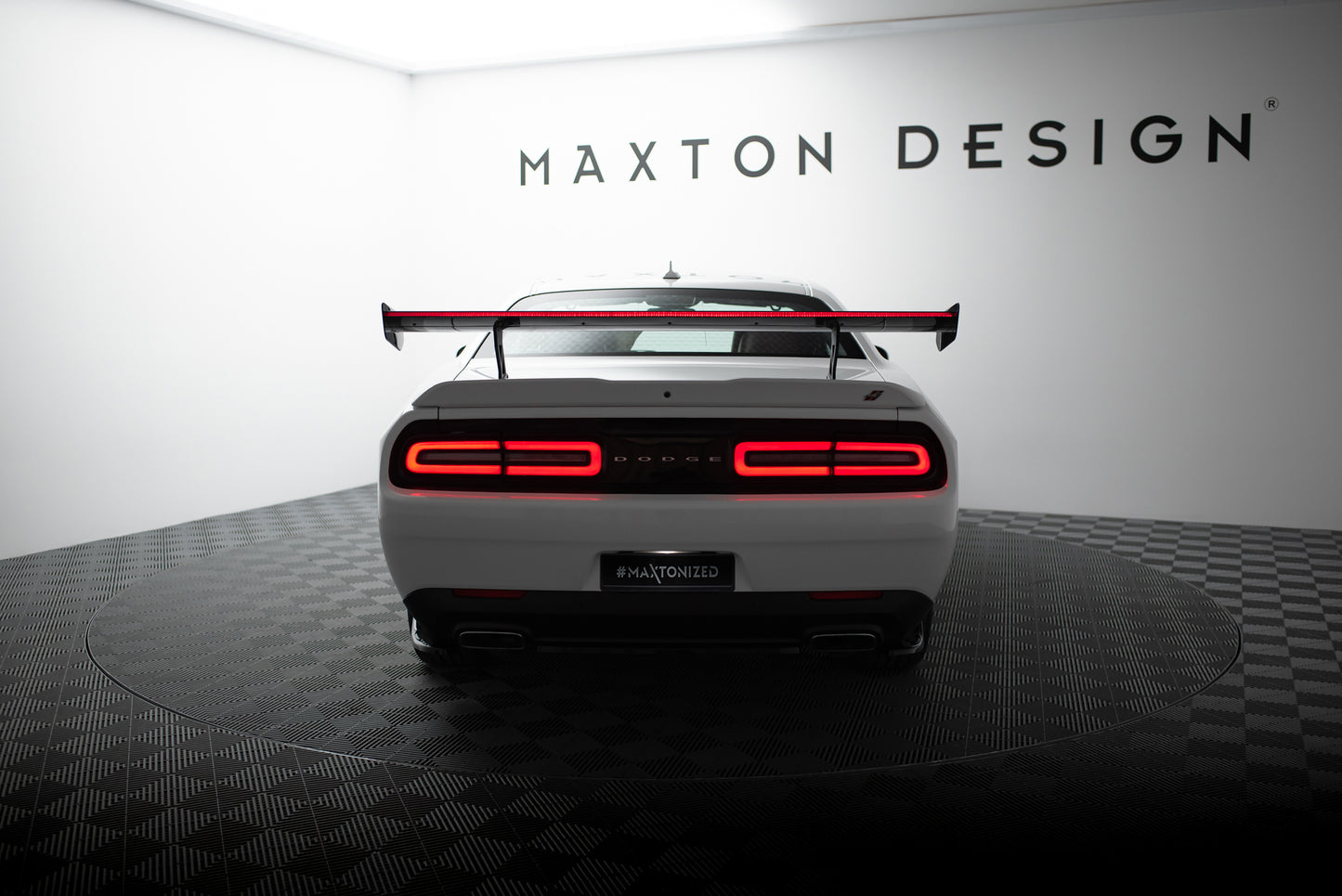 Carbon Spoiler + LED suitable for Dodge Challenger Mk3