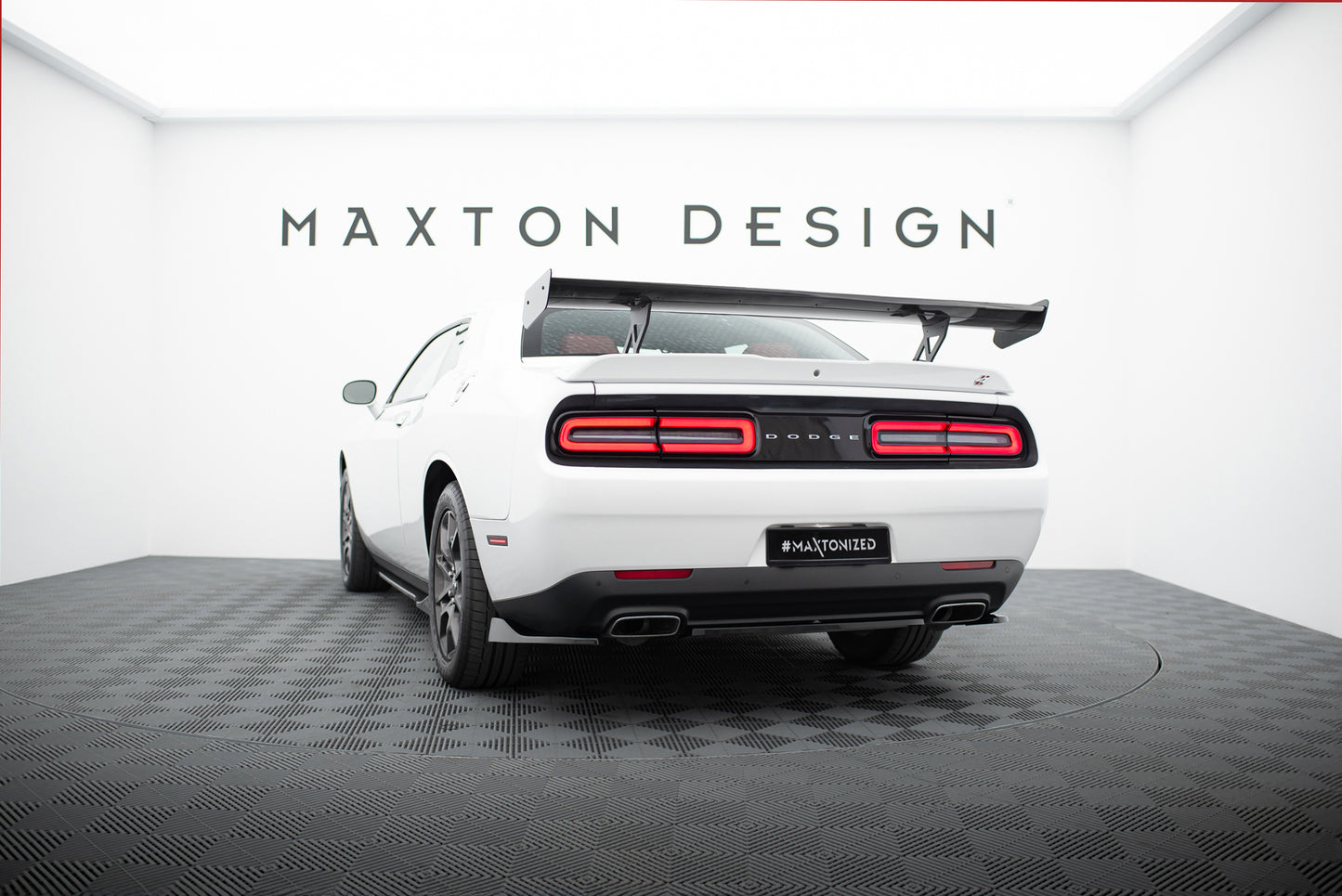 Carbon Spoiler  suitable for Dodge Challenger Mk3