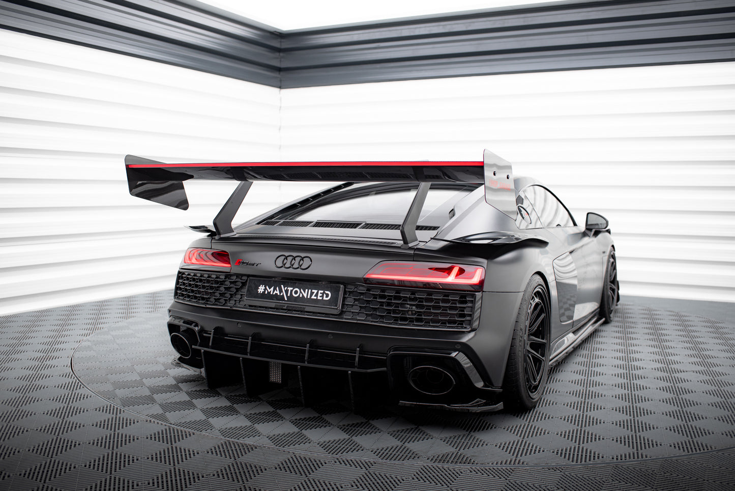 Carbon Spoiler + LED suitable for Audi R8 Mk2 