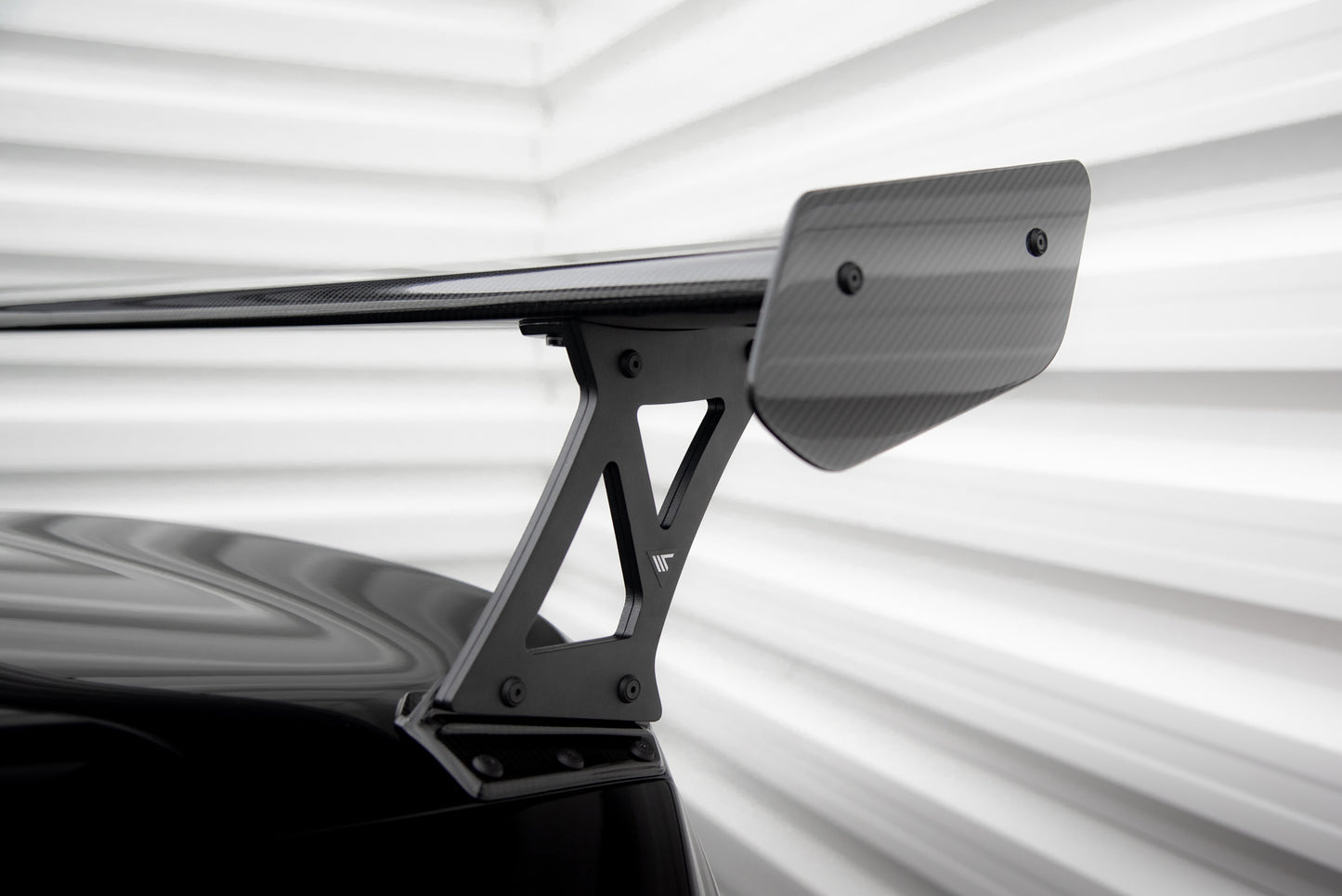 Karbonowy Spoiler Z Zewnętrznymi Wspornikami pasujący do BMW M2 G87 / M240i / 2 M-Pack / 2 Standard G42