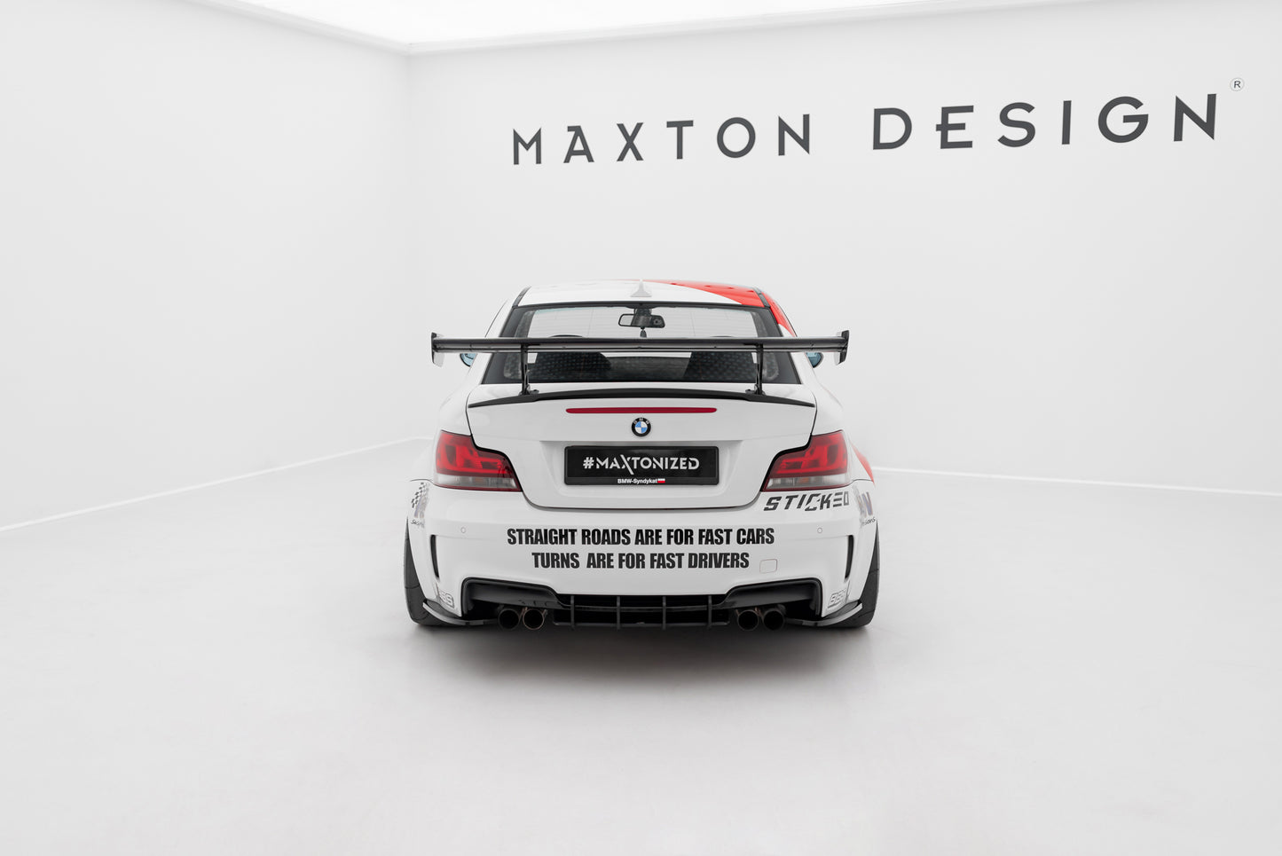 Karbonowy Spoiler Z Wewnętrznymi Wspornikami V.2 pasujący do BMW 1M E82 