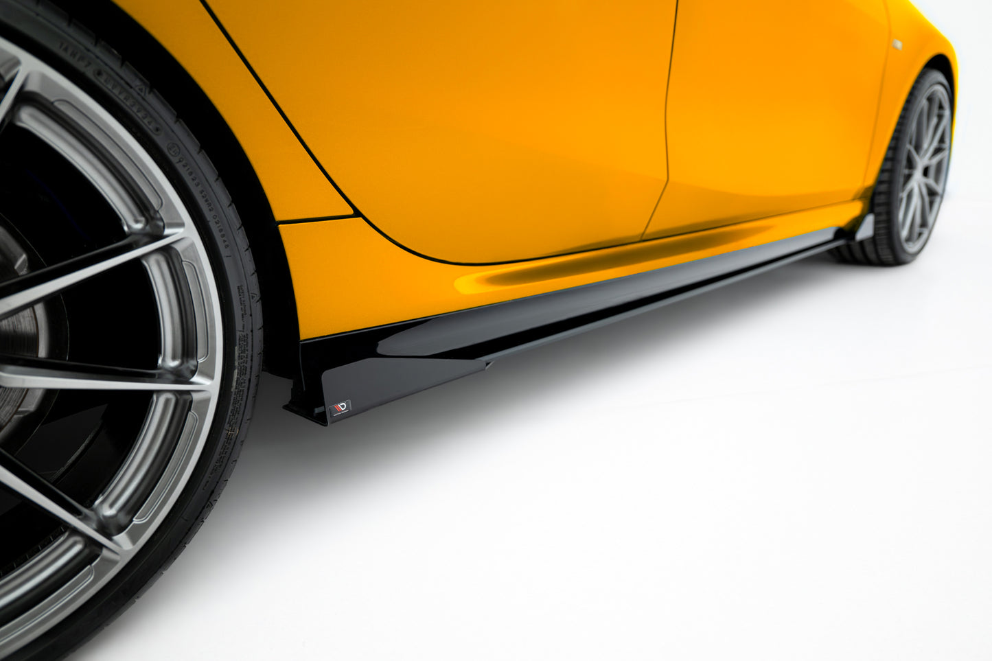 Dokładki progów Street Pro + Flaps BMW 1 M-Pack F70