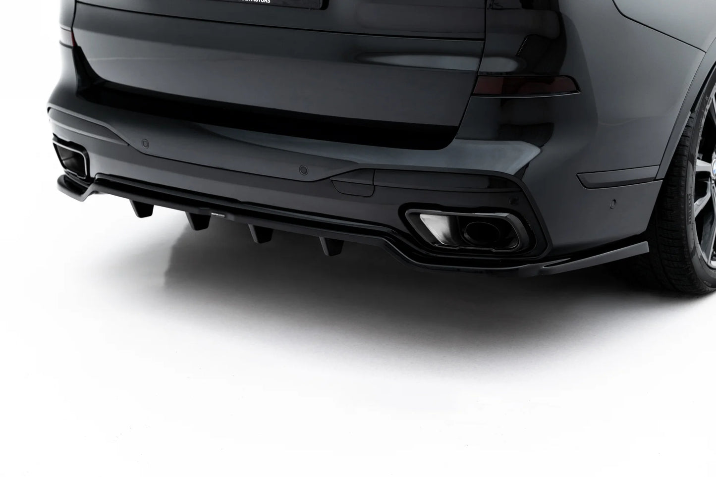 Arriere Splitter (avec une barre verticale) BMW X7 M-Pack G07
