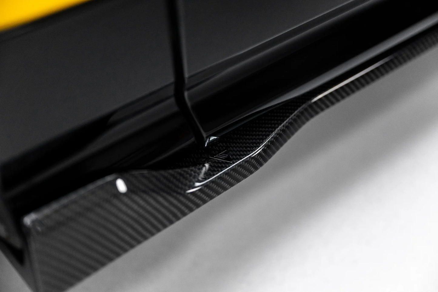 Prepreg Carbon Fiber Side Skirts Lamborghini Urus Mk 1