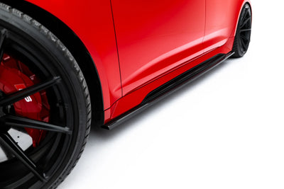 Prepreg Carbon Fiber Side Skirts suitable for Audi RS6 C8 / C8 Facelift