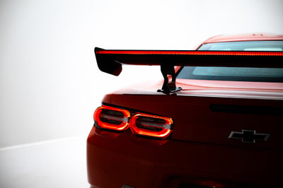 Karbonowy Spoiler Z Wewnętrznymi Wspornikami + LED Chevrolet Camaro SS Mk6 Facelift