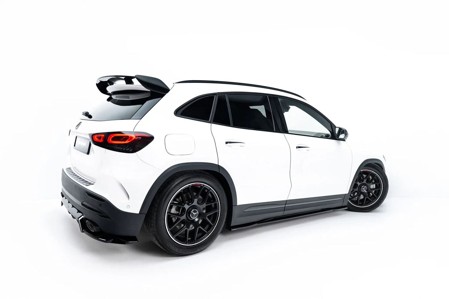 Dokładki Progów pasujące do Mercedes-AMG GLA 35 H247