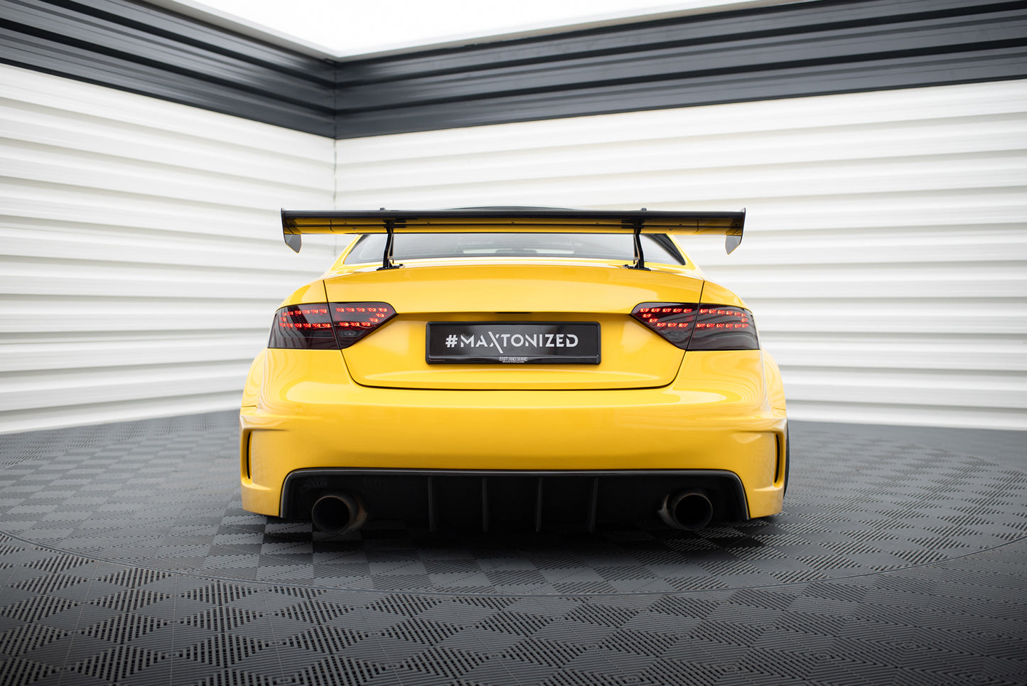 Karbonowy Spoiler Z Górnymi Mocowaniami pasujący do Audi A5 Coupe 8T