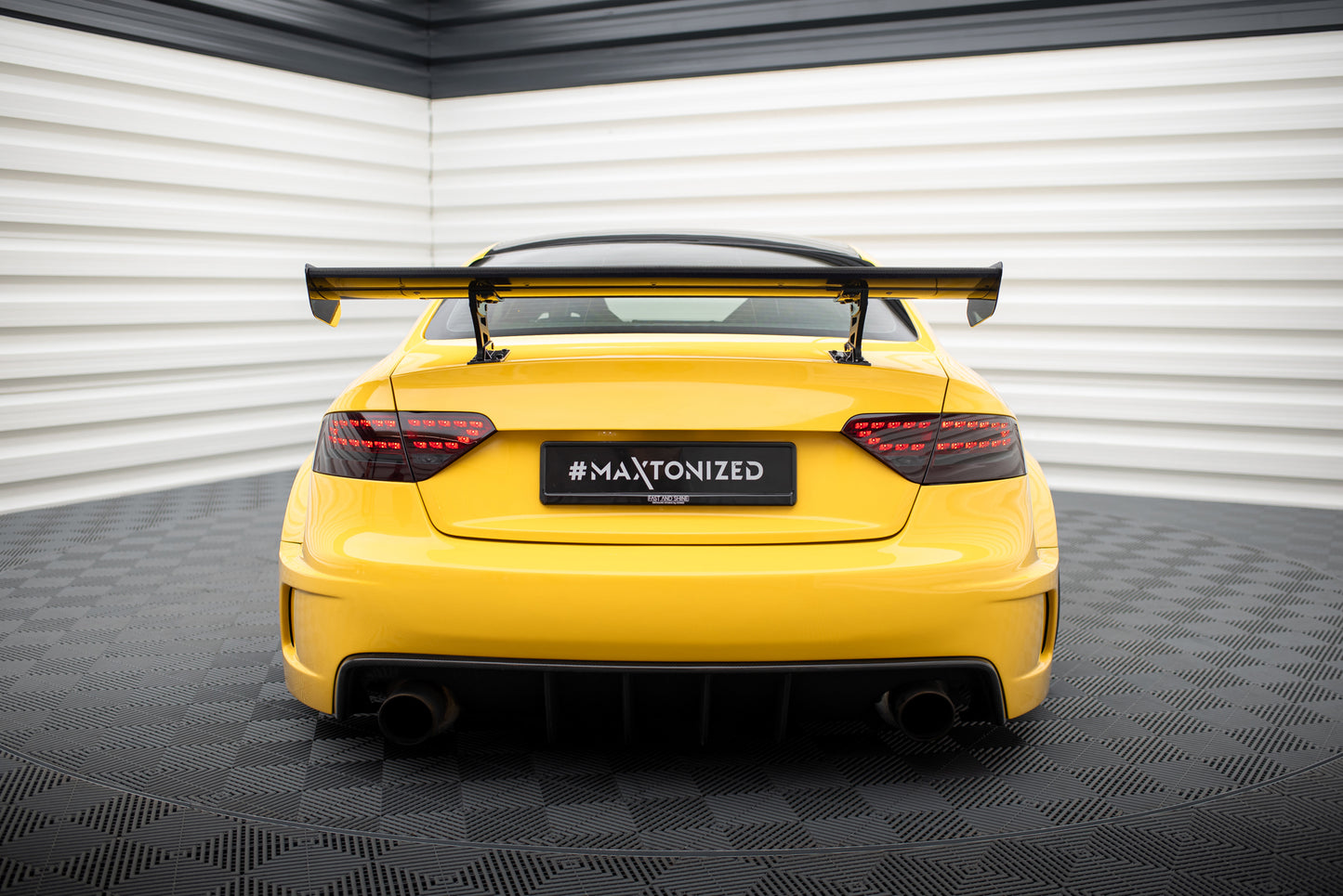 Karbonowy Spoiler Z Wewnętrznymi Wspornikami pasujący do Audi A5 Coupe 8T