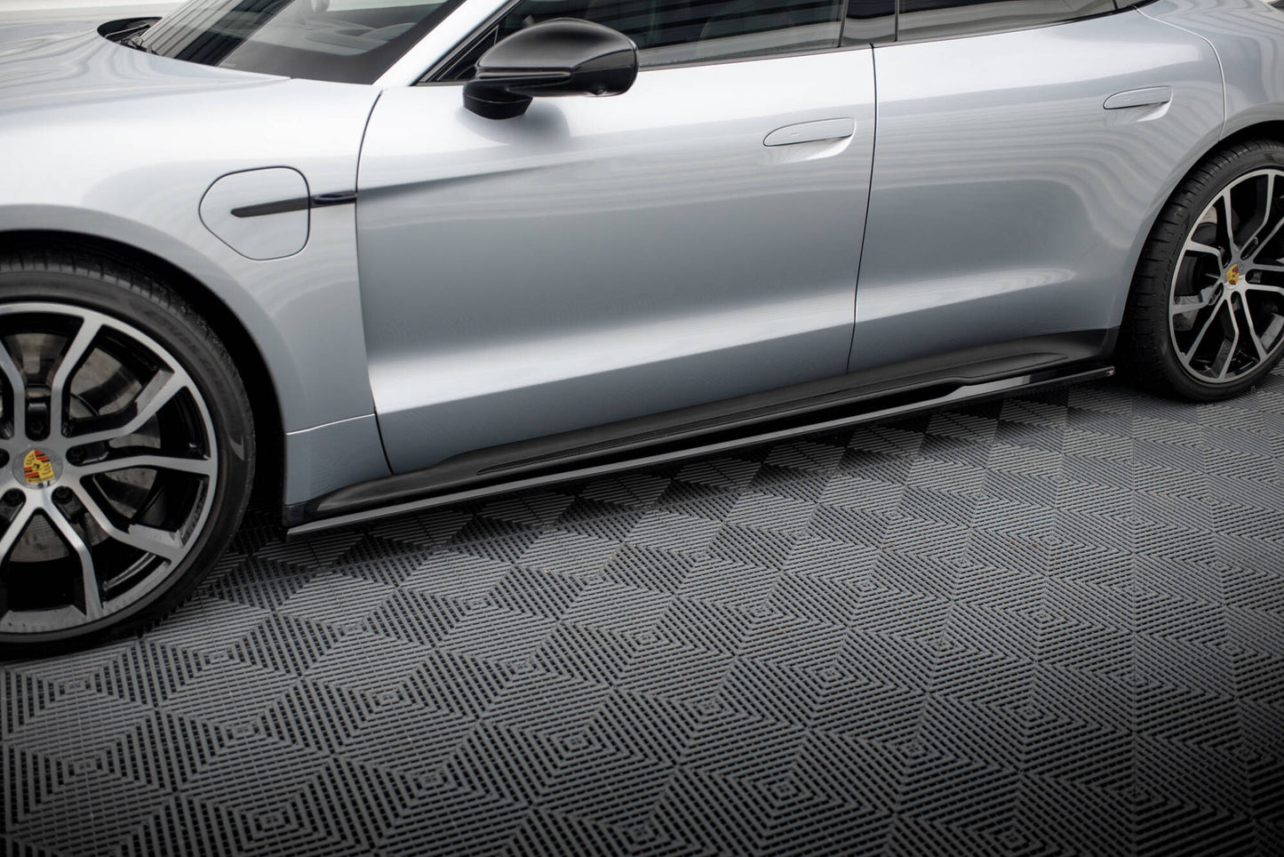 Side Skirts Diffusers Porsche Taycan Sport Design / Taycan 4 Sport Design / Taycan 4S Design / Taycan GTS Sport Design Mk1 