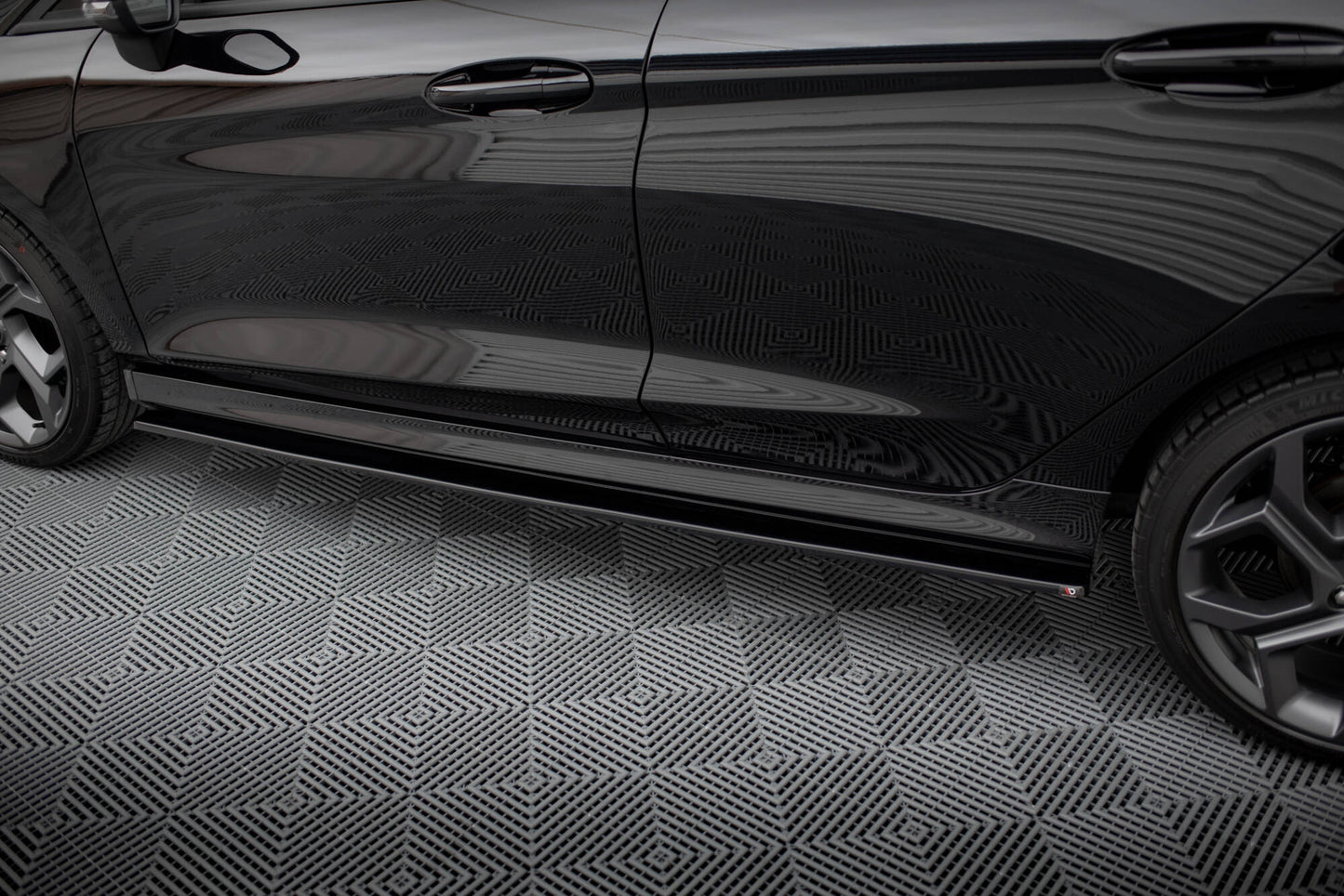Side Skirts Diffusers V.1 Ford Fiesta ST / ST-Line Mk8 
