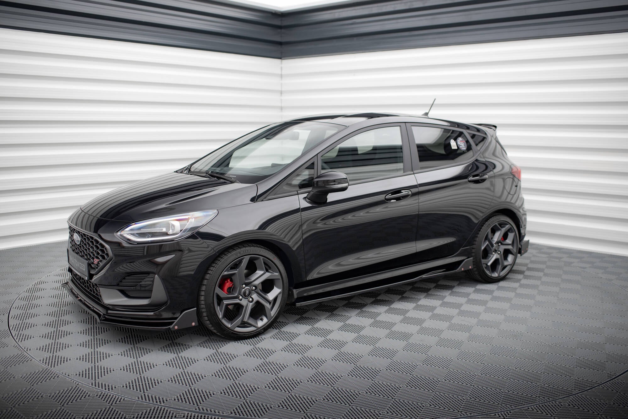 Dokładki Progów V.2 + Flaps Ford Fiesta ST / ST-Line – Maxton Design