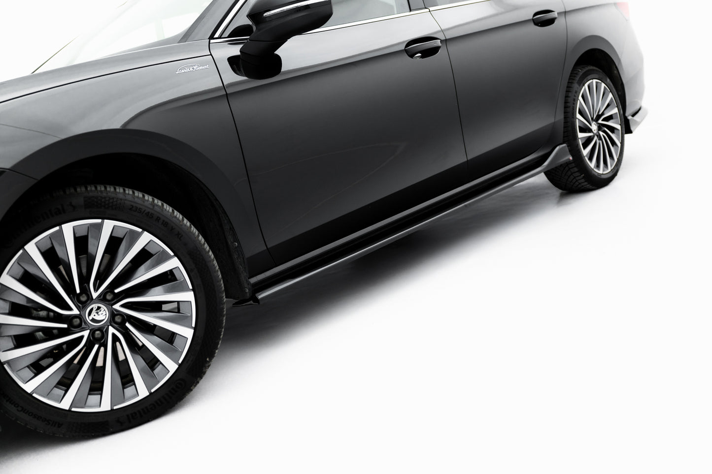 Side Skirts Diffusers V.2 Skoda Superb Mk4