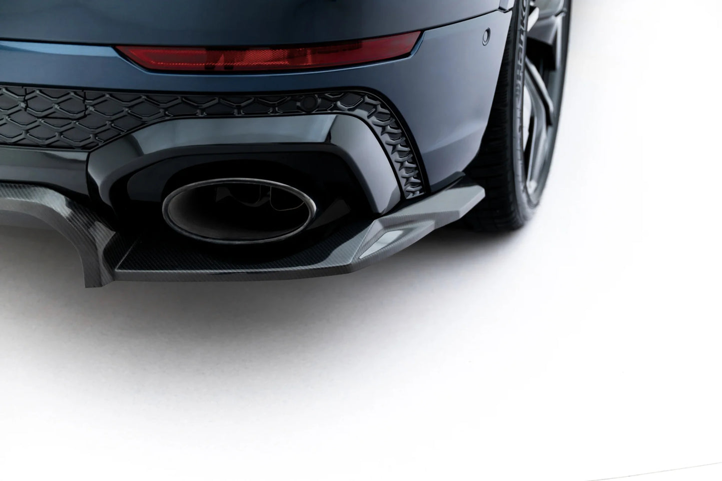 Prepreg Carbon Fiber Rear Splitter (with vertical bars) Audi RSQ8 Mk1 Facelift