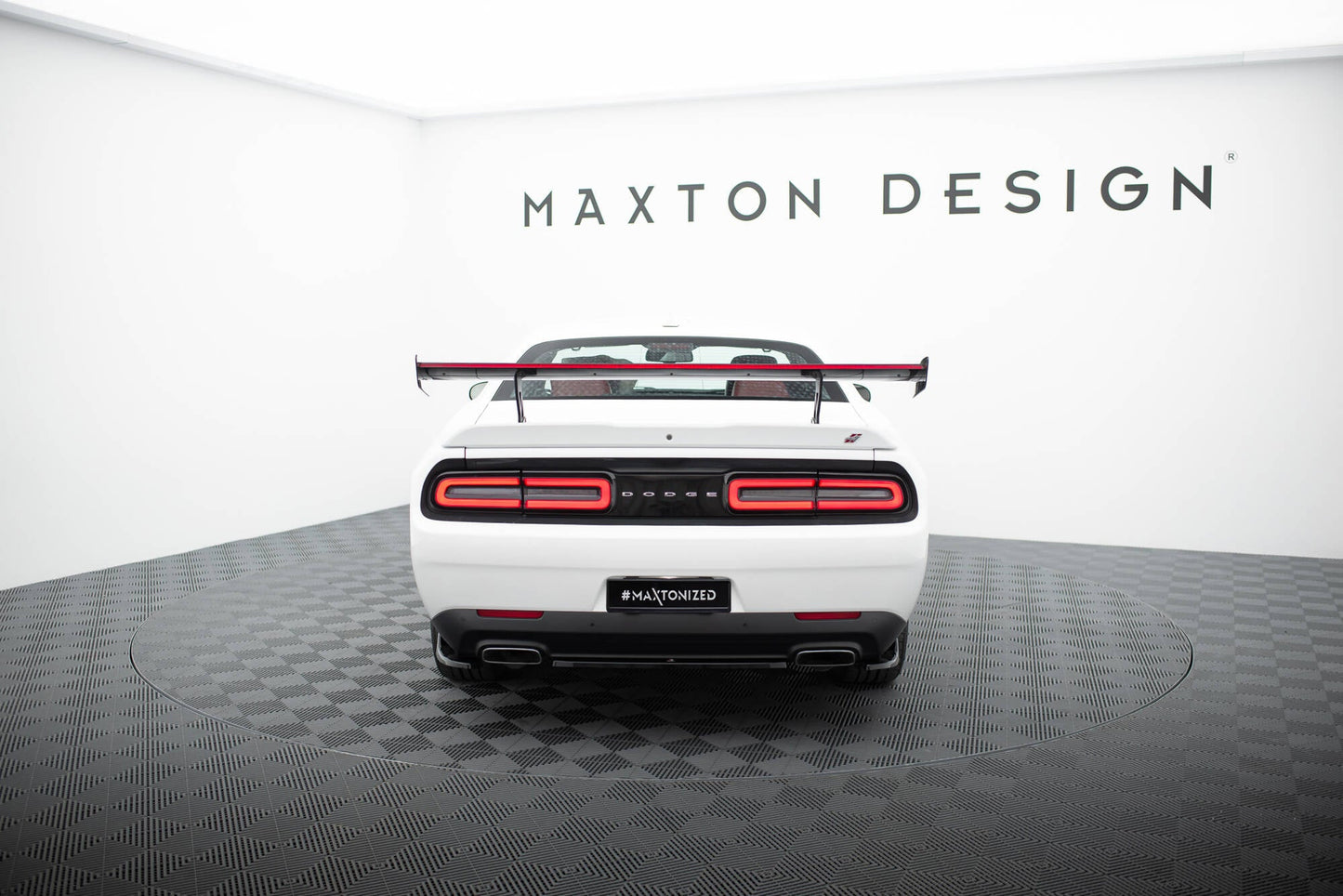 Carbon Spoiler + LED Dodge Challenger Mk3