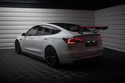Carbon Spoiler + LED Tesla Model 3