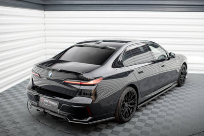 The extension of the rear window BMW 7 M-Pack / M760e / i7 M-Pack G70