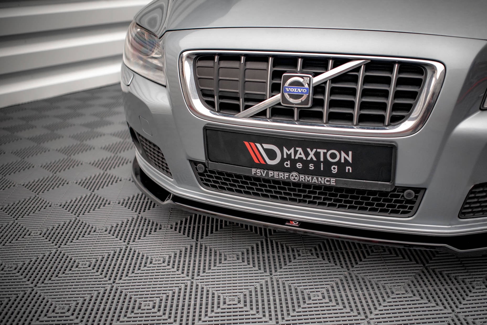 Front Splitter V.2 Volvo V70 Mk3 – Maxton Design