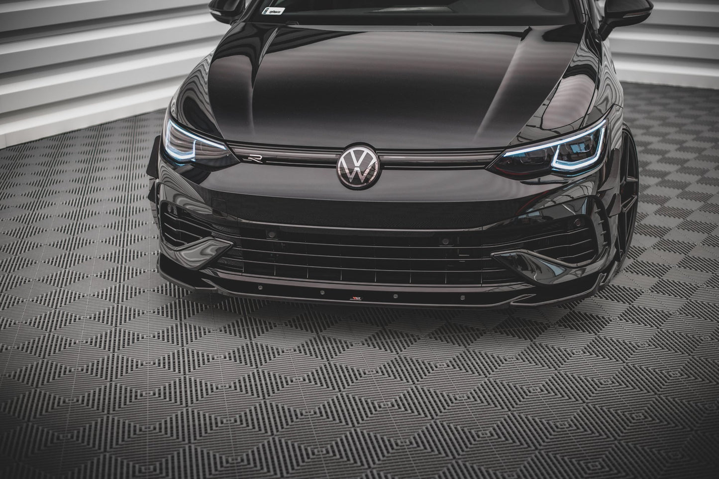 Front Splitter V.4 Volkswagen Golf R Hatchback / Variant  Mk8