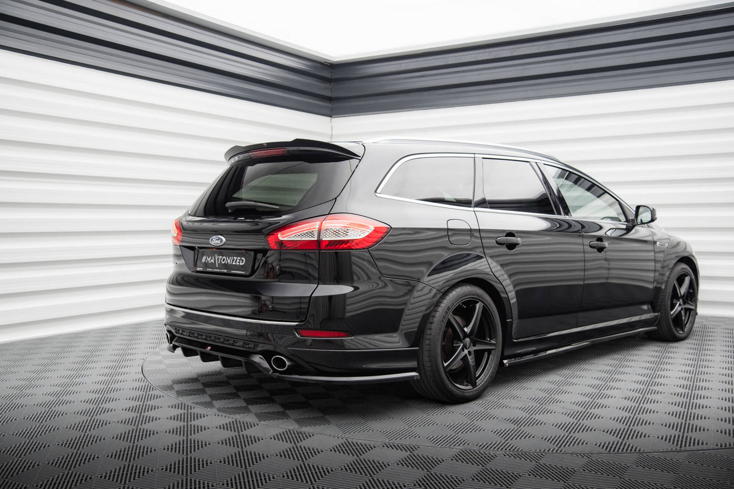 Rear Splitter (with vertical bars) Ford Mondeo ST-Line Estate Mk4 Facelift