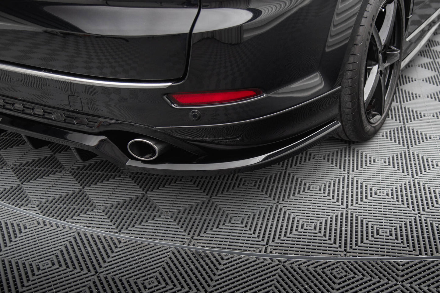 Rear Splitter (with vertical bars) Ford Mondeo ST-Line Estate Mk4 Facelift