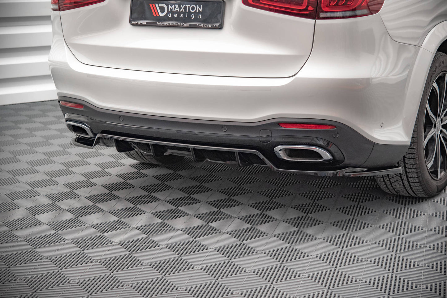 Rear Splitter (with vertical bars) V.1 Mercedes-Benz GLS AMG-Line X167