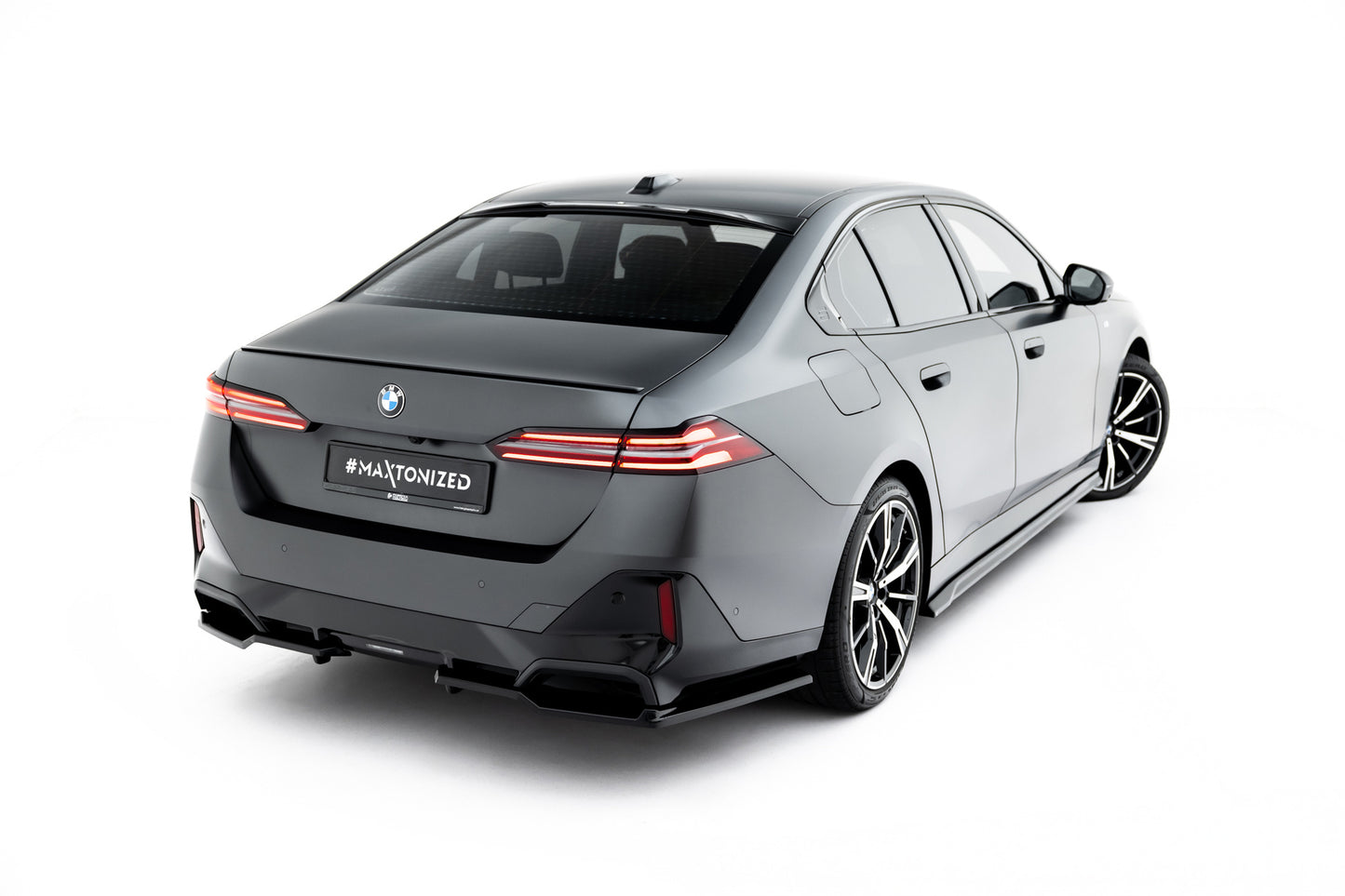 Rear Splitter (with vertical bars) V.2 BMW 5 / i5 M-Pack Sedan / Touring G60 / G61